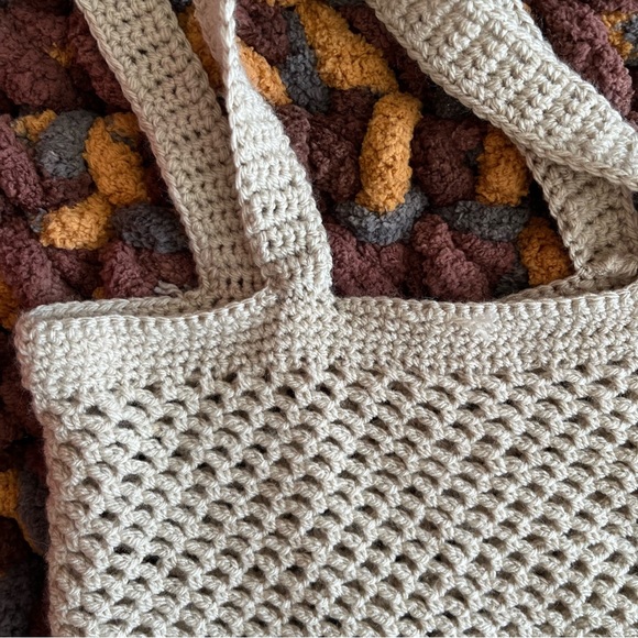 handmade crocheted market bag - Picture 4 of 5